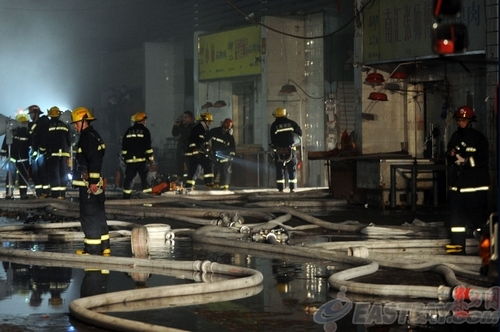 上海最大農產品批發市場突發火災，致6人遇難，安全警鐘再鳴